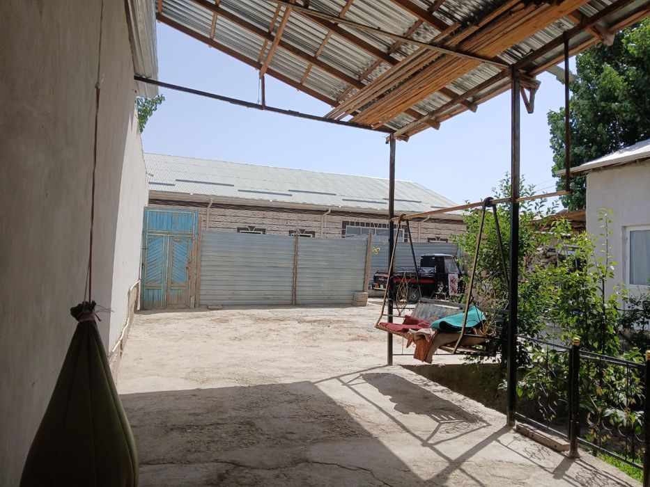 Hovli srochna sotiladi