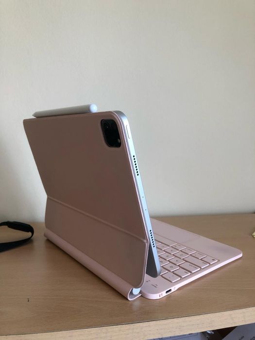 Husă ROZ cu tastatură pentru iPad/Pro 1/2/3 si iPad Air 4/5, 11 inch