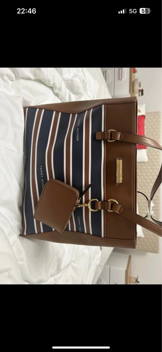 Geanta noua cu eticheta