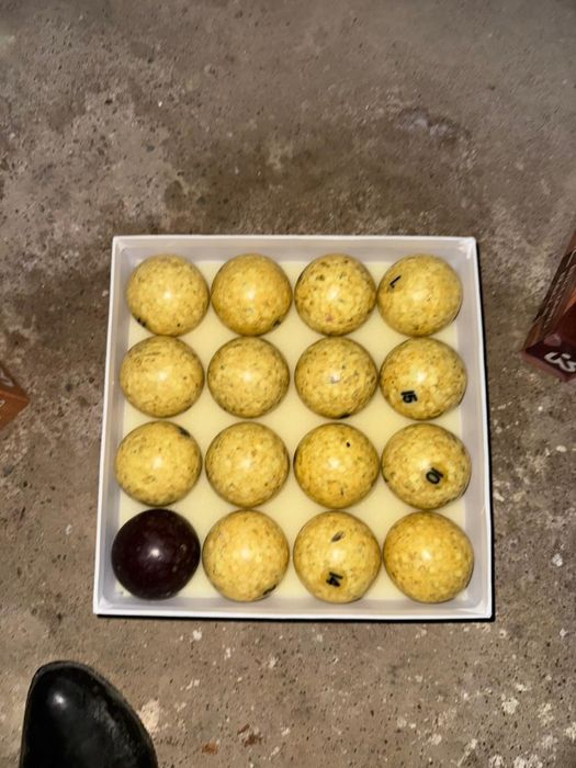 Бильярдный шарики