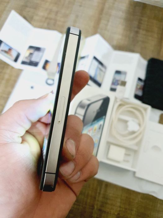 Iphone 4S ideal holatda