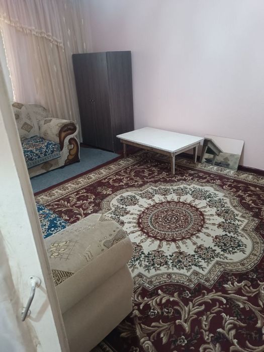 Срочно продаю 1 ком 2 этаж 3 Мик Чирчик