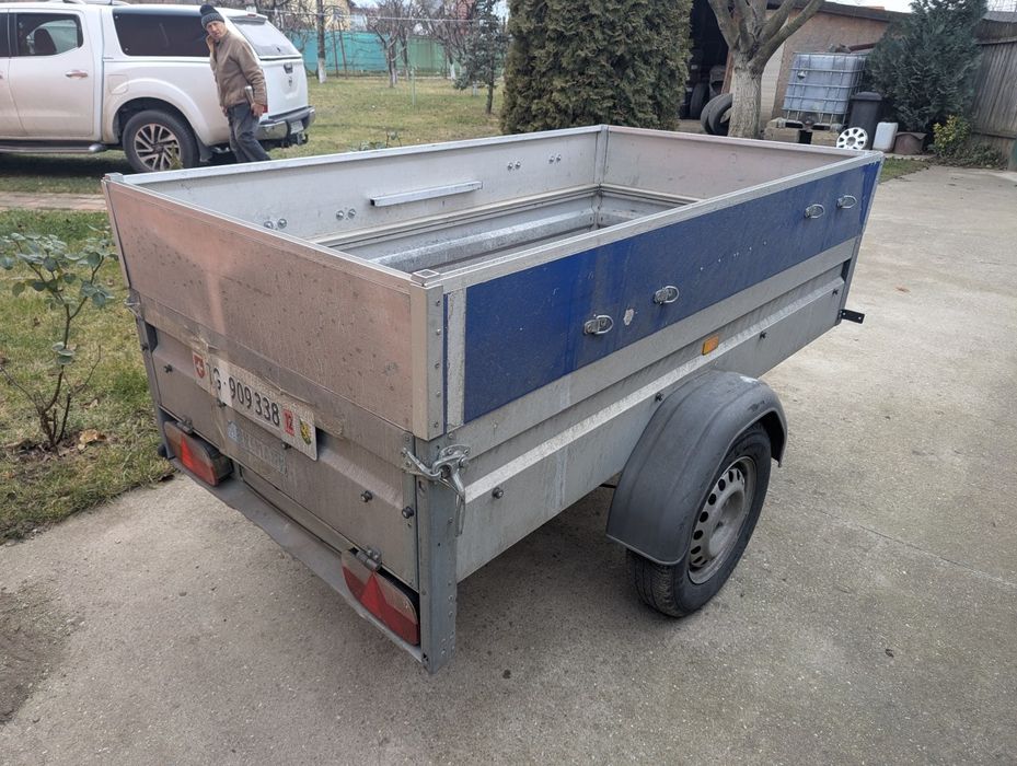 Remorca 1300kg  cu închideri laterale suprainaltate