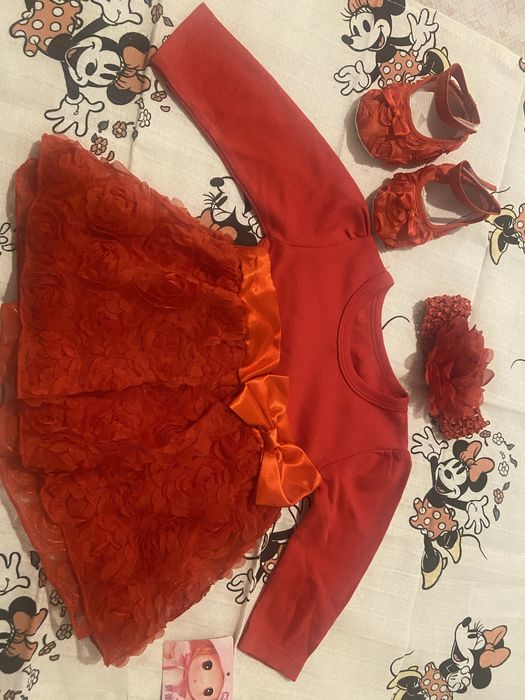 Set Rochita,cu bentita si pantofiori  3-6 luni