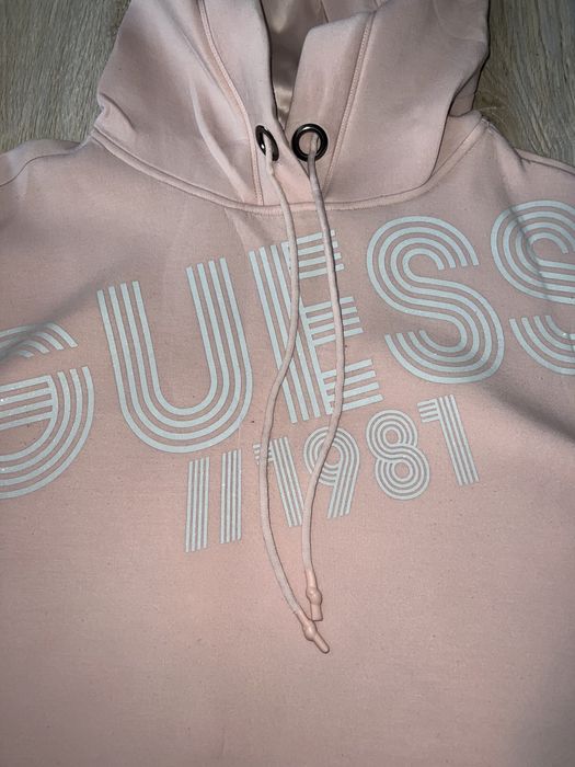 Суичър GUESS !! Оригинален !