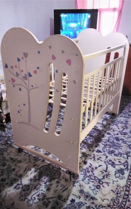 Детская кроватка