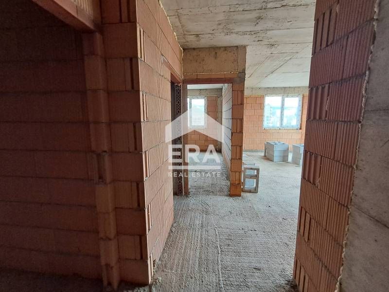 Продава се Двустаен апартамент в Варна, Победа - 68 кв.м за 1839 €/кв.м - Снимка #11