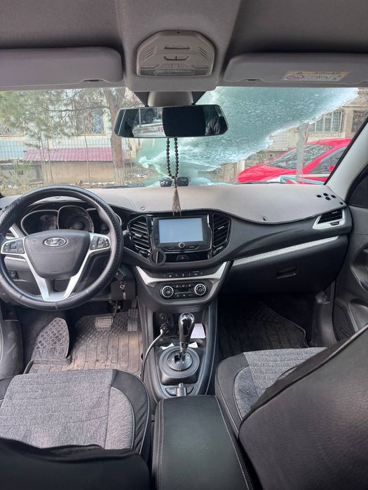 Продаю срочна машину лада веста крос 1.8 не нахаду