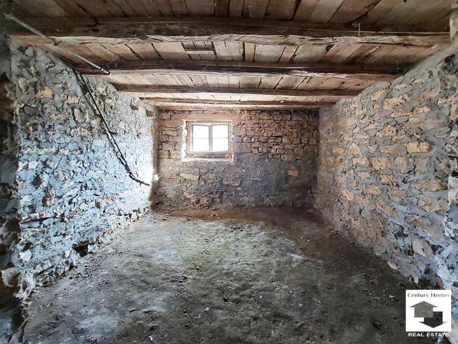 175095 Едноетажна къща за продажба, с равен двор в с. Добромирка