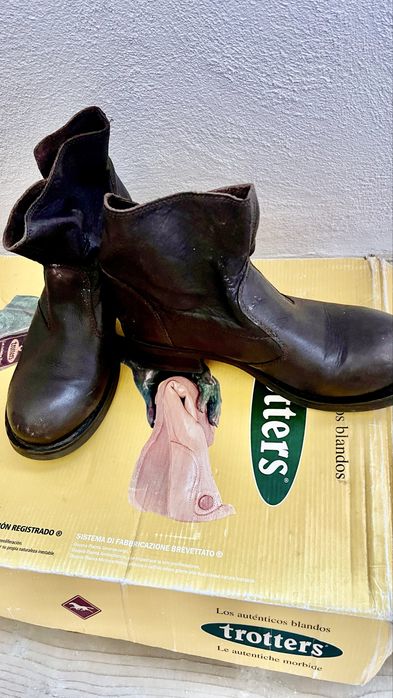 Ghete din piele maro cu talpa joasa