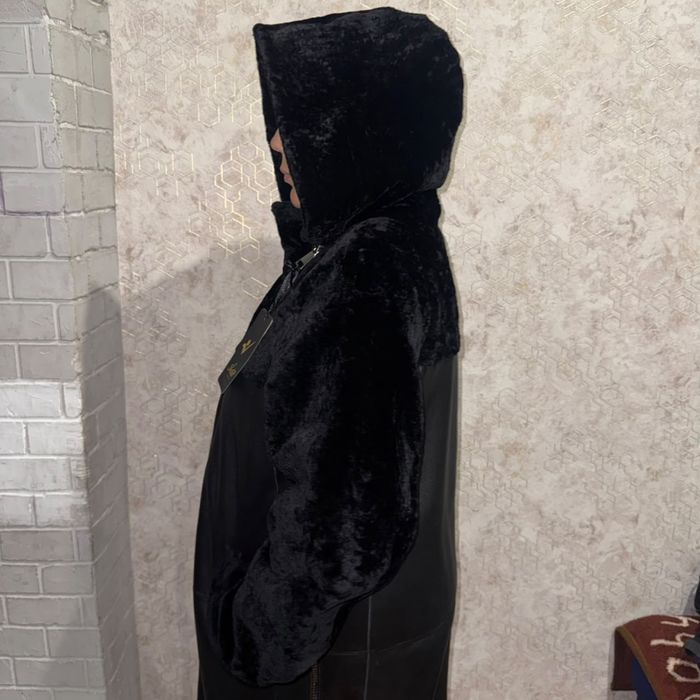 Продам шубу в отличном состояние