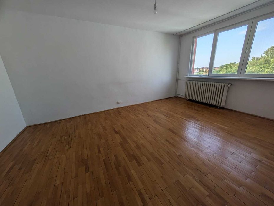 Vand apartament 4 camere 80 mp