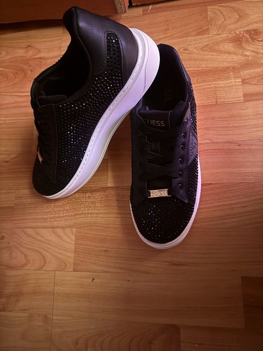 Adidași negri cu pietre Guess – mărimea 36–37 – NOI