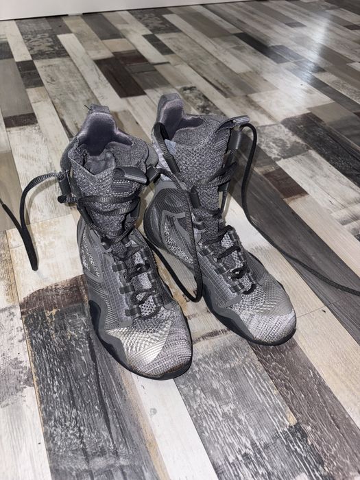 Vand ghete de box nike 700 de lei