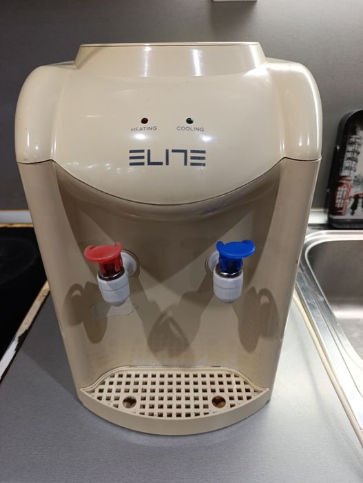 Диспенсър за вода