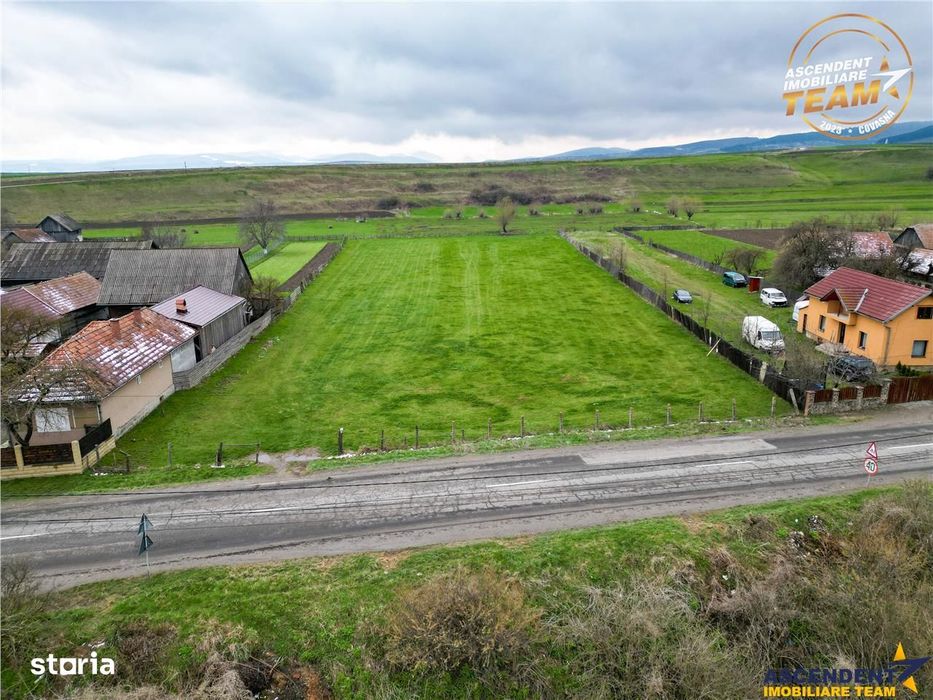 FILM!Potential rezidential investitional: 8.000 mp intravilan construi