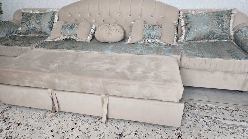 Продам диван 4 м.