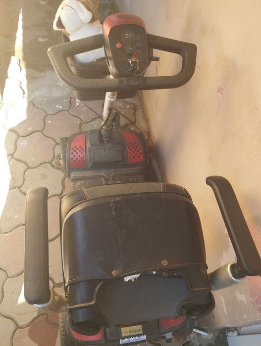 Scuter electric pentru persoane cu dizabilități