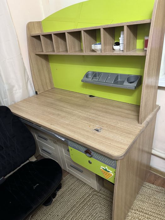 Продам стол cilek