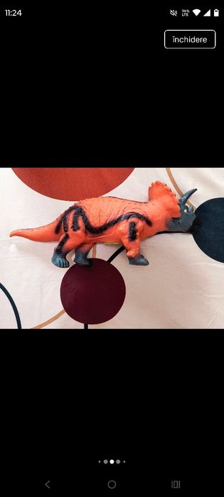 Dinozaur din plastic cauciucat cu sunete