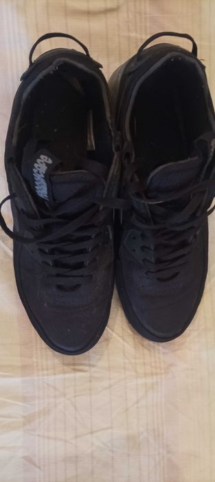 Продам крассовки.