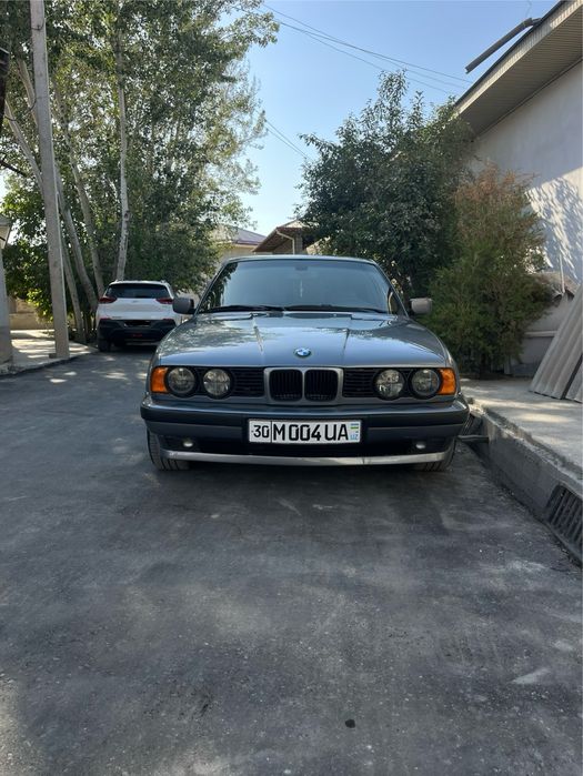 Продам машину BMW 5 серии кузов Е34 525