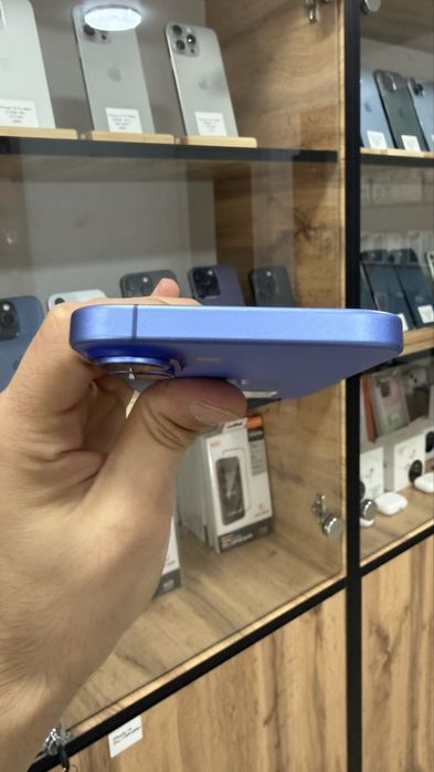 iPhone 16
