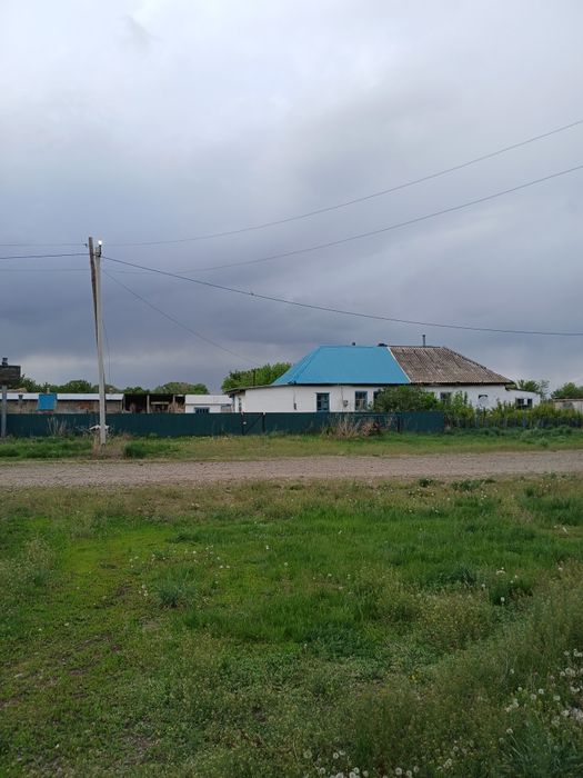 Дом в деревне В старой Азовом