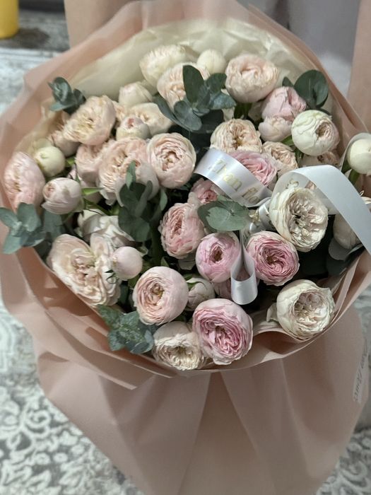 Букет из кустовых роз