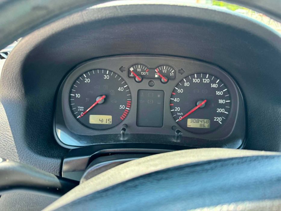 ПРОДАВАМ ГОЛФ 4 1.9 110к.с.