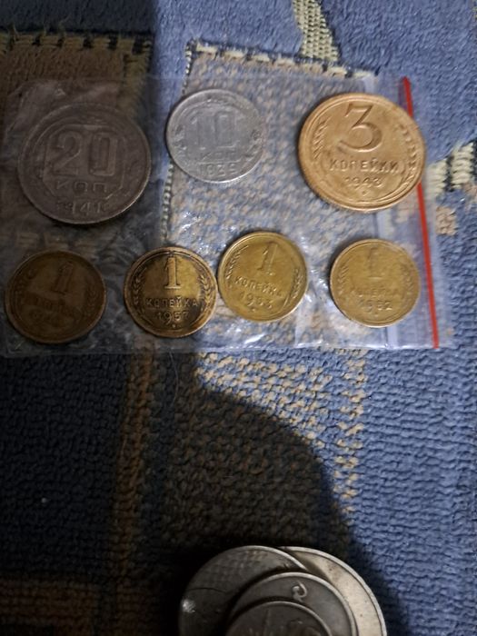 Продам монеты  срочно