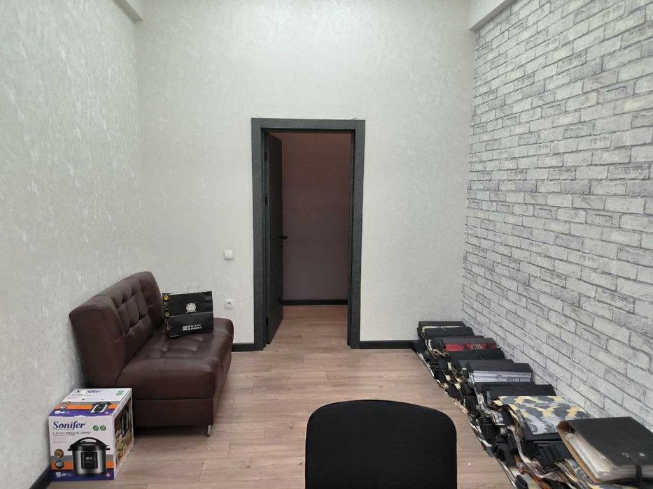 ijaraga 15 m2 tayor ofis uchun xona topshiriladi Sagbon, Galaba bogida
