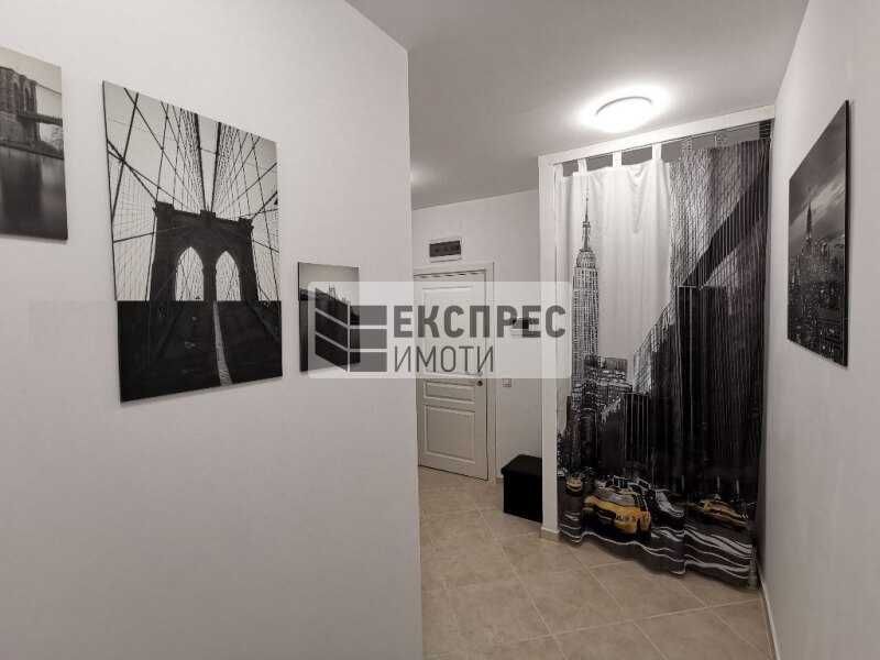 Луксозен апартамент в затворен комплекс с паркомясто