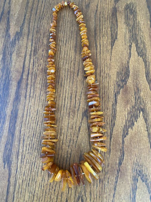 Кехлибарена огърлица