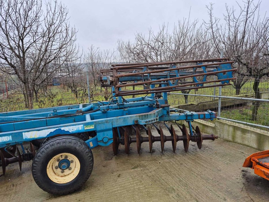 Disc greu rabatabil hidraulic Frost 4.40 m cu tavalug, perfecta stare