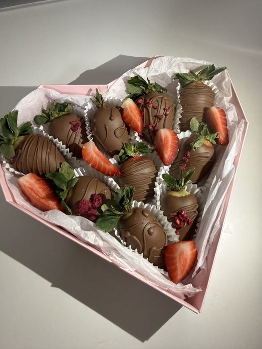 Клубника в шоколаде Атырау