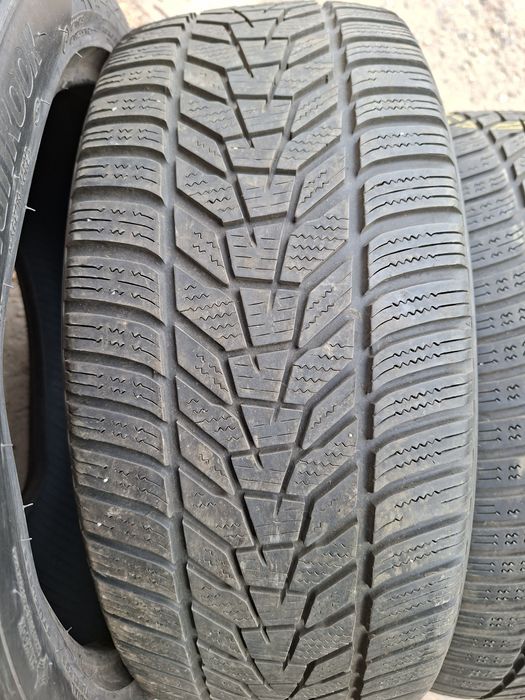 Продам шины. 225/45/18 ханкук