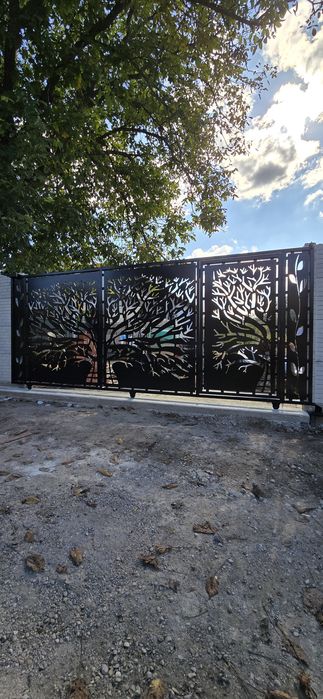 Porți, garduri, grilaje, scari metalice, balustrade,terase structura