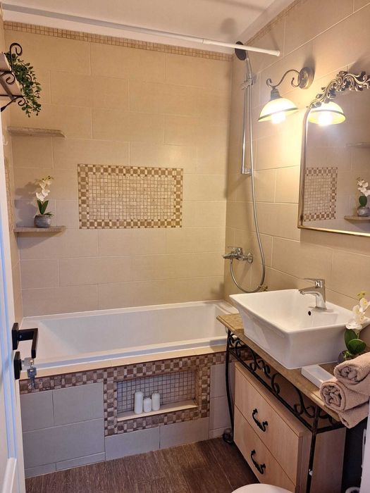 Persoana fizica, inchiriez apartament în centru la 5 min la Palas Mall