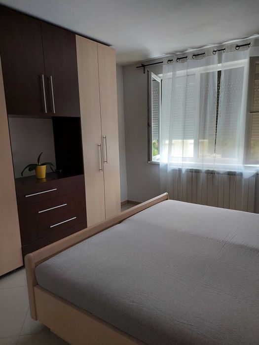 Inchiriez apartament cu 2 camere (64mp)