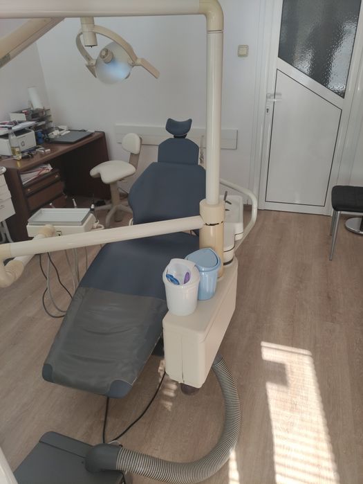 Продавам стоматологични машини