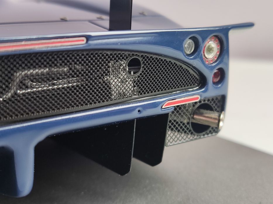 Maserati MC12 BBR 1/18