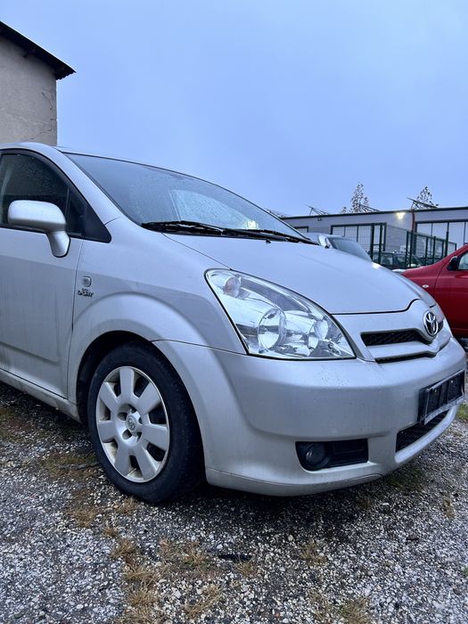 Тойота Корола Версо.D-4D. 177к.с.На!части!Toyota corolla verso 2.2.D-4