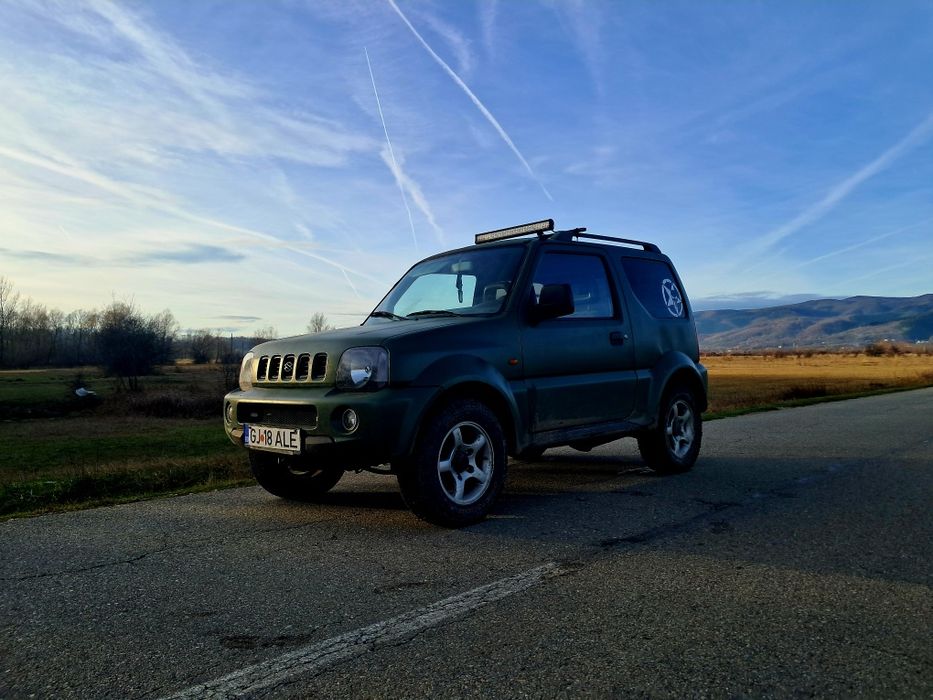 Vând suzuki jimny