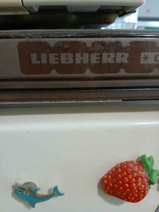 Продавам фризер и хладилник с фризер