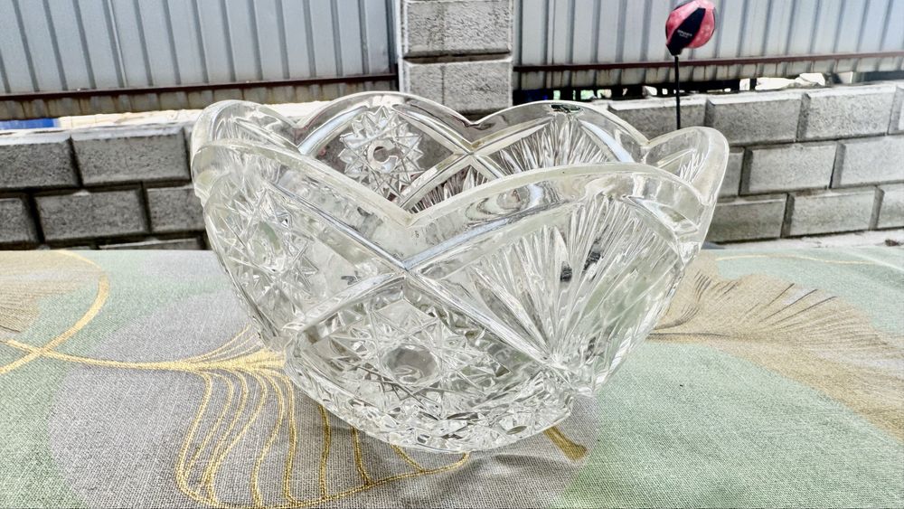 Продам хрустальные вазы