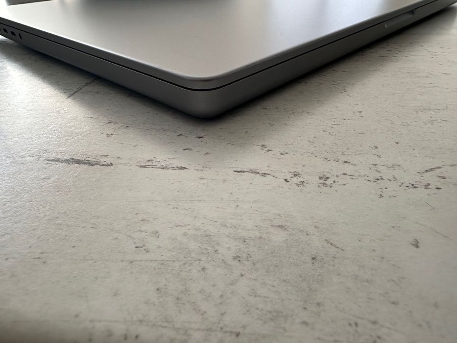 MacBook Pro 16" M2 PRO 12-Core CPU, 19-Core GPU, 32GB RAM, 512GB SSD