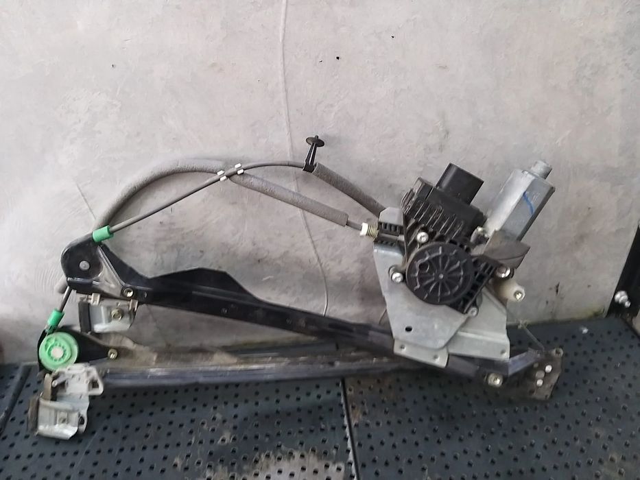 Macara cu motoras dreapta fata ford focus 1 xs4123200