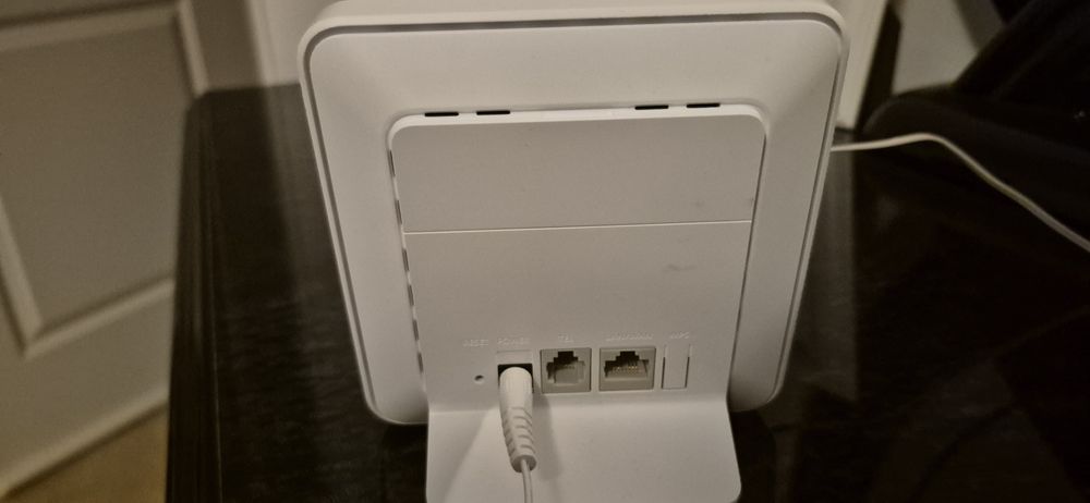 Router wireless Huawei B320-323, alb, 3G, 4G, Wi-Fi 4