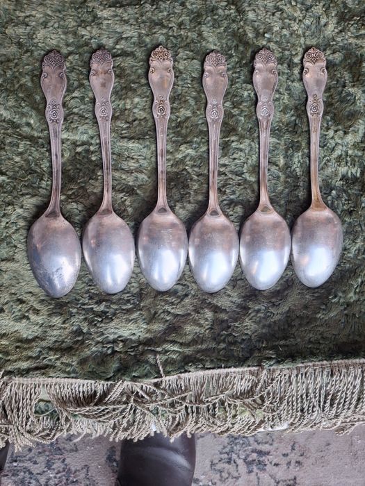 Советские мельхиоровые ложки.